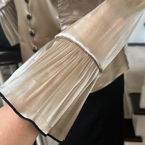 Very elegant top. Size 14 - Picture 6 of 15